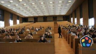 Отпадането на студентските такси отива за гласуване в парламента