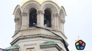 Започва поклонението пред патриарх Неофит