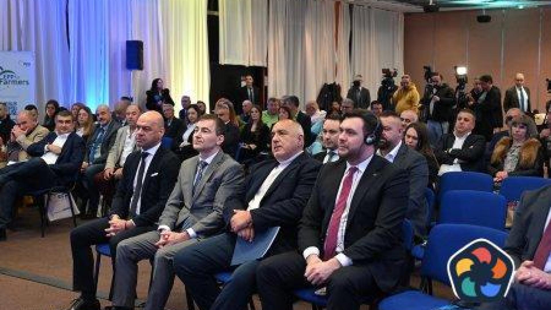 Борисов нападна политиката на Асен Василев със заплахи за вдигане на данъци