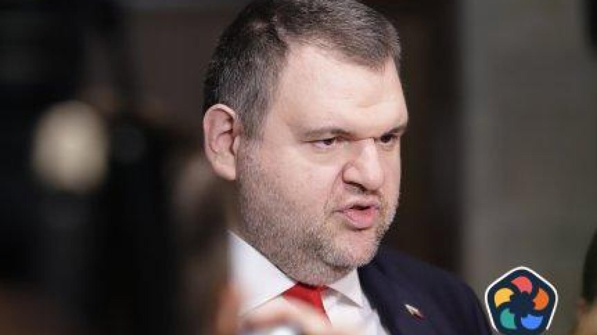 Пеевски: Борисов и Петков да намерят съгласие за кабинет до 12:00 часа