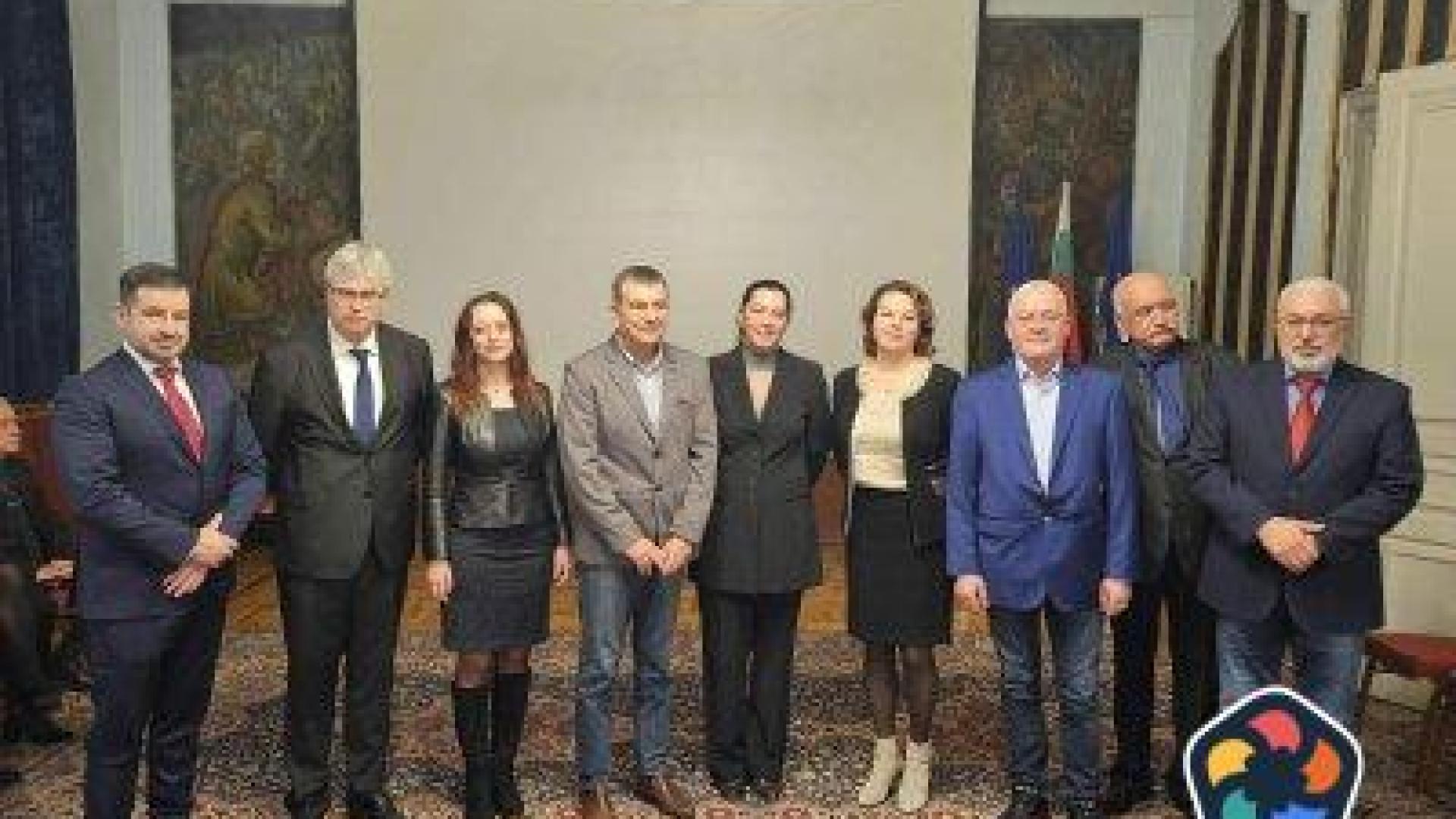 НЗОК навърши 25 години. Осигурява ли тя днес сигурност за нашето здраве?