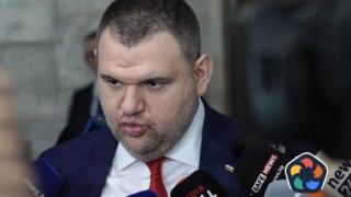 Пеевски: Текстът на споразумението, за който се говори, лично сме го написали с Кирил Петков
