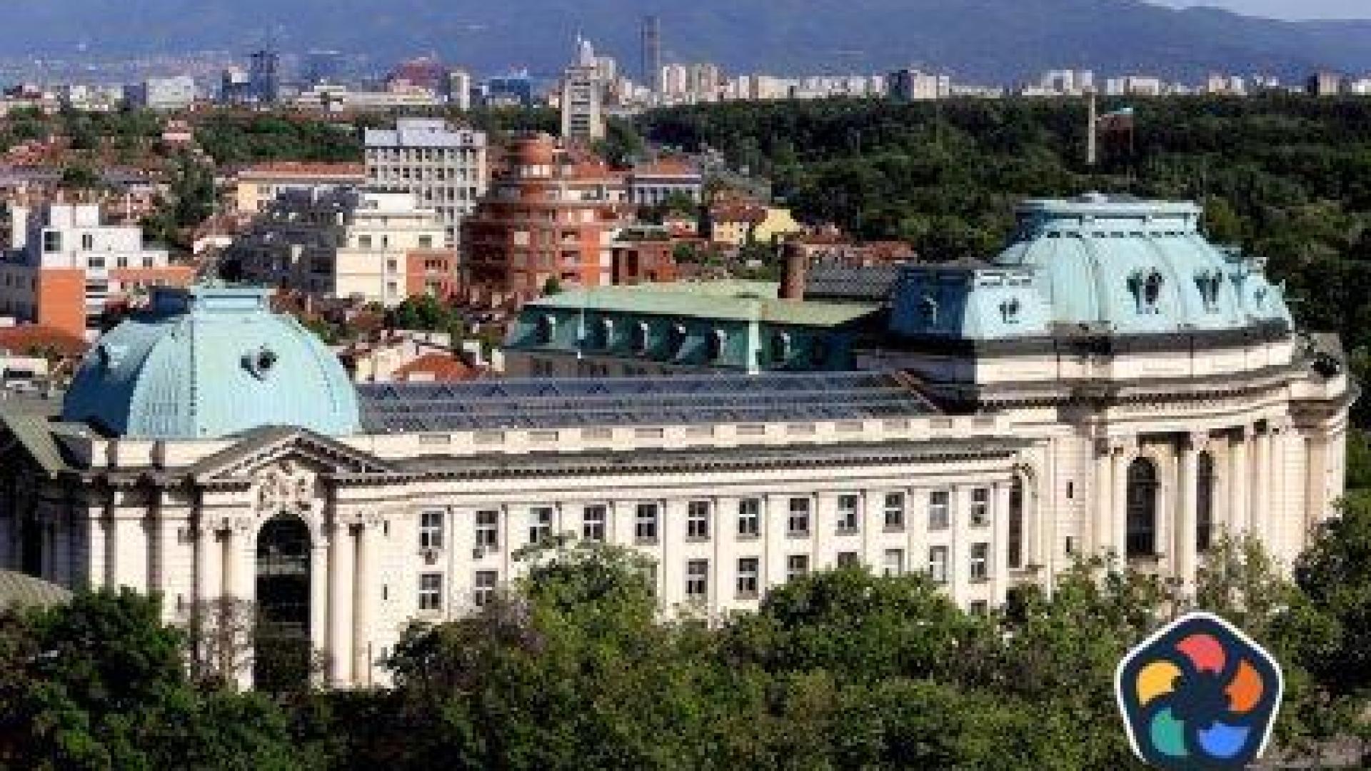 Правителството в оставка вдигна заплатите на военни и учени