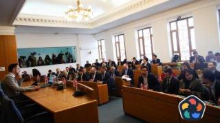 Заплатите на кмета на София и на общинарите се вдигат драстично