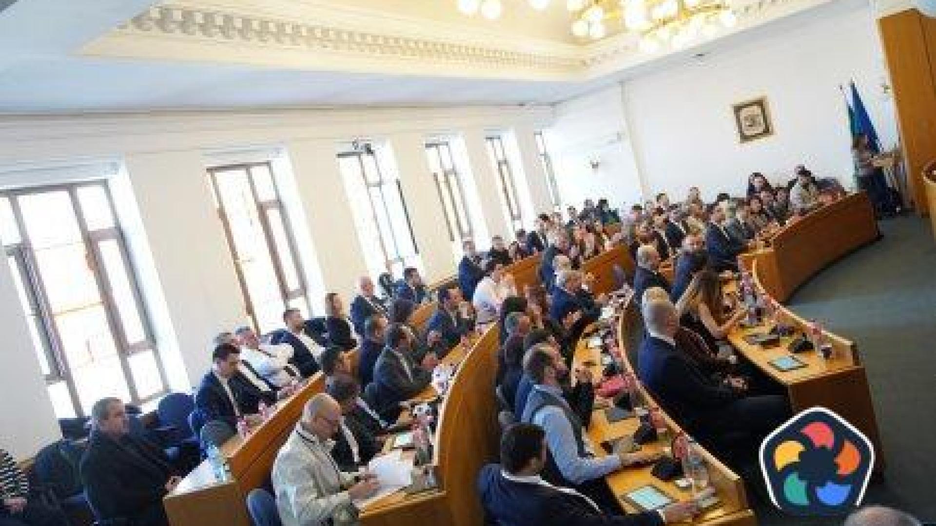"Управляващата опозиция" в София с предложения за десетки милиони за бюджета