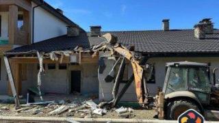 Столичната община събаря ловния хотел на Вълка край язовир "Искър"