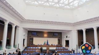 Парламентът се зае със спешни поправки заради потенциалните служебни премиери