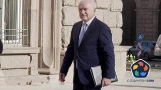 Последен ден Главчев да прави промени в служебния кабинет
