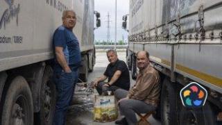 Заложници на пътя. Тираджиите в Европа получават добри заплати, но живеят трудно