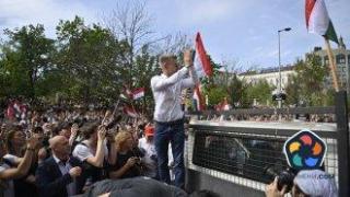 Задава ли се реален конкурент на "българския" герой Виктор Орбан?