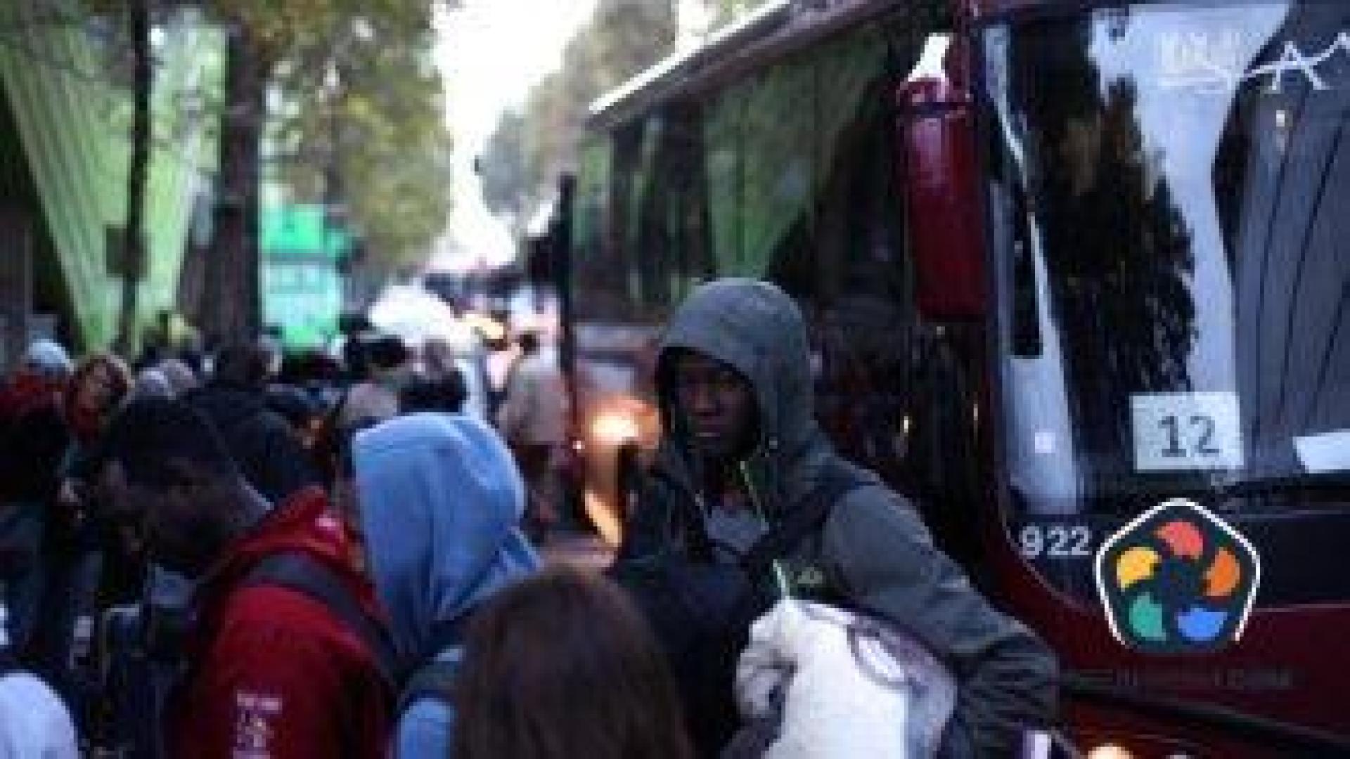 Френската полиция разтури импровизиран лагер на стотици мигранти в Париж