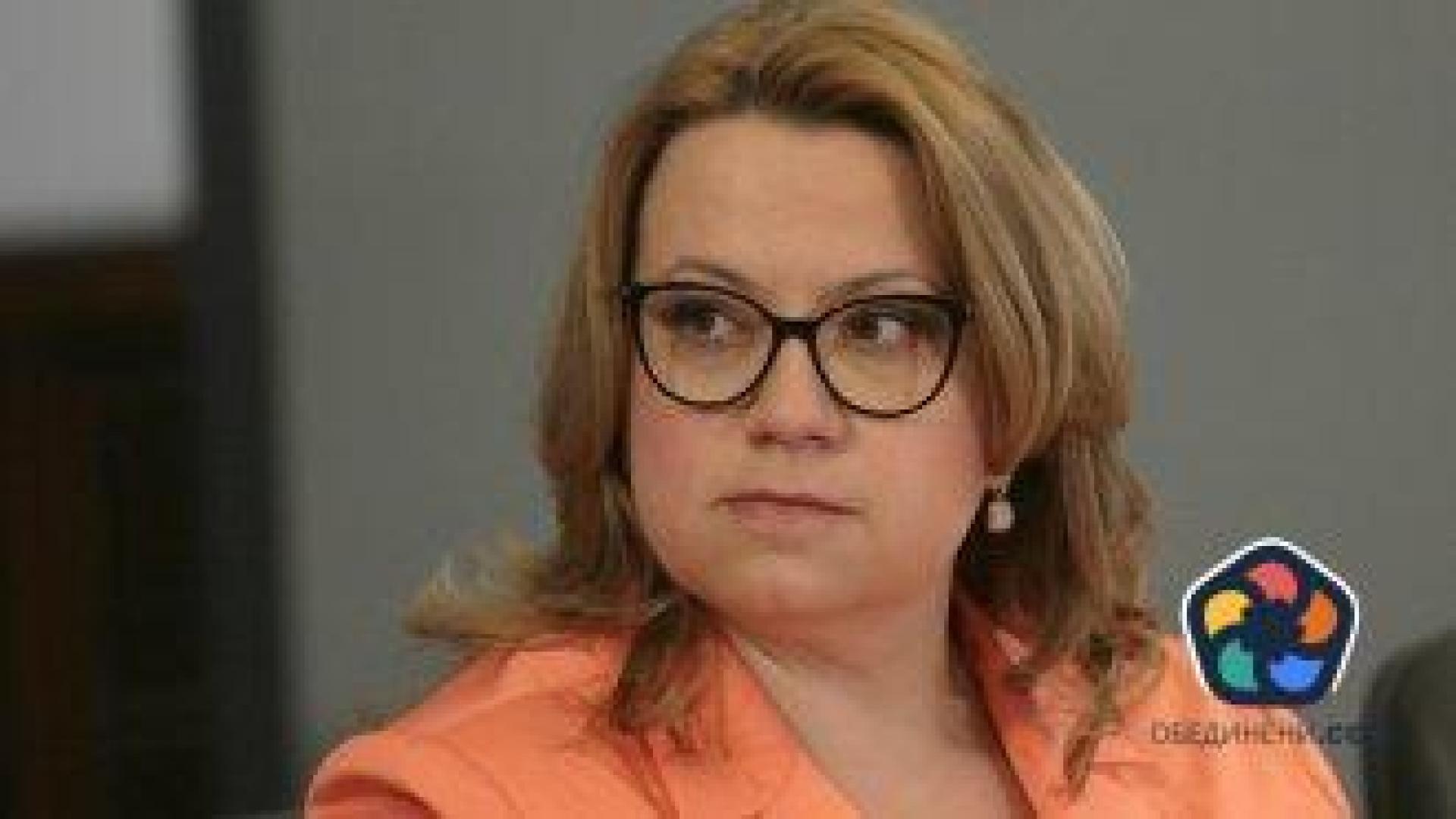 Смените на служебната власт стигнаха и до шефката на "Булгаргаз"