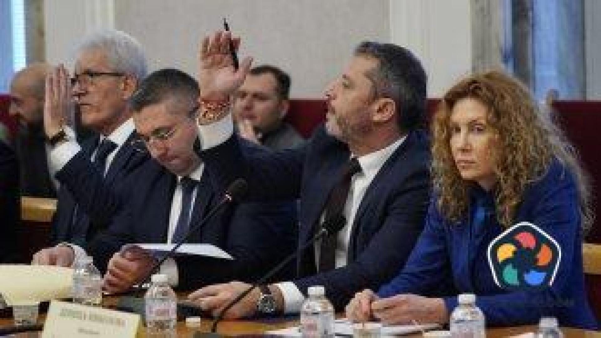 Депутатите приеха картата за климатична неутралност, но отложиха свободните цени на тока