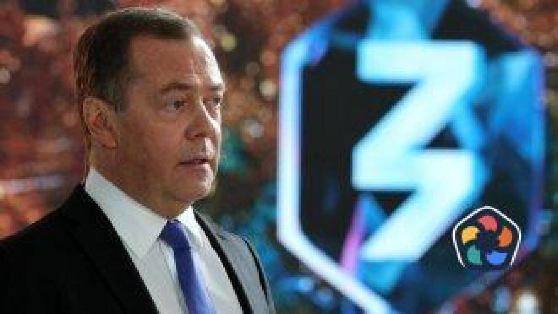 Медведев заплашва Полша с "радиоактивна пепел"