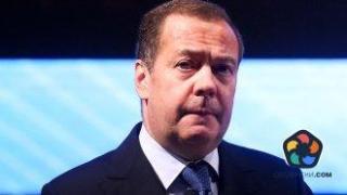 Медведев пак заплаши НАТО с ядрени удари