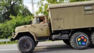 Кой спря военната колона? Радикалите превръщат социалните мрежи в свое оръжие