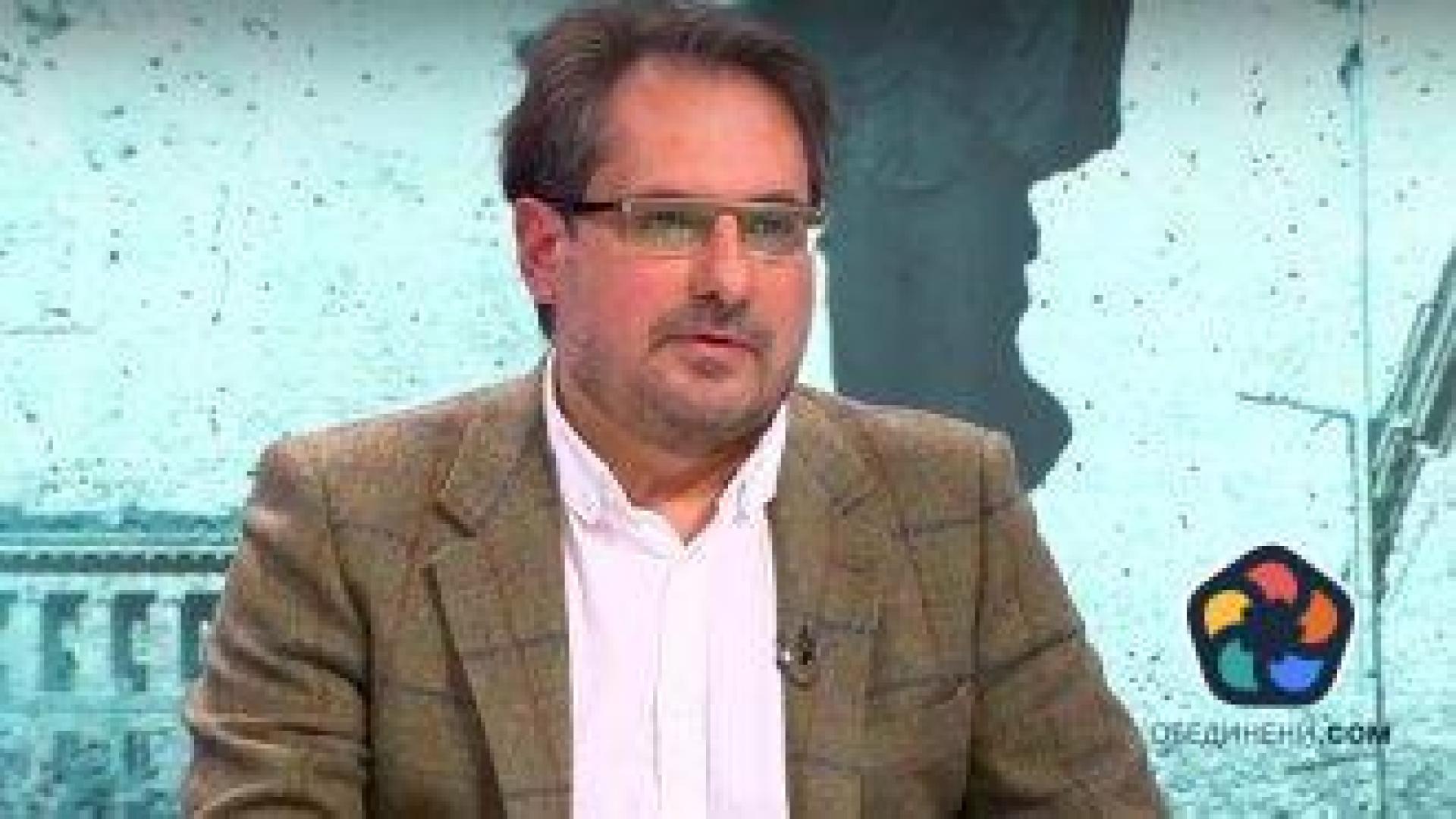 Даниел Смилов: Партиите започват да приличат на медии