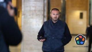Единият е терорист, а другият – не. Делото "НАП-лийкс" се превръща в абсурд