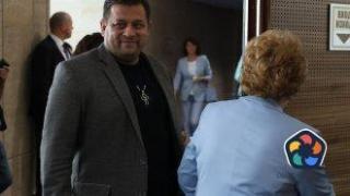 Депутатите от "Величие" искат извинение от Ивелин Михайлов заради обвиненията, че ще подкрепят кабинет на ГЕРБ