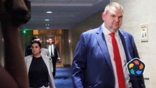 Пеевски няма да изключва 14-те "доганисти": ДПС не се разцепва, продължаваме с Доган