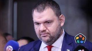 Пеевски: Не съм в конфликт с Доган, а с дерибеите, забогатели на гърба му