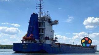 Украйна арестува кораб, изнасящ зърно от окупирания Крим