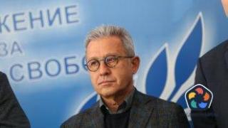 Пеевски и депутатите му може би ще напуснат ДПС и ще правят партия