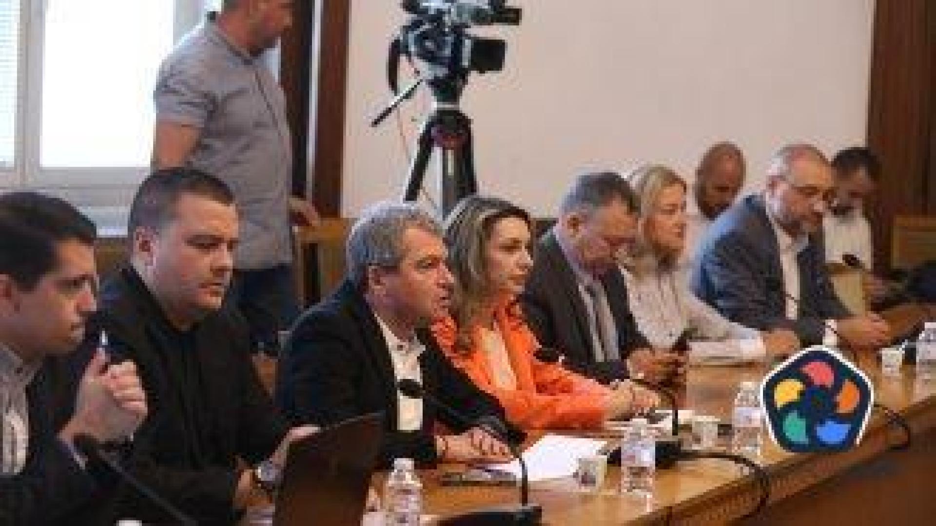Мнозинство за третия мандат няма, но БСП и ИТН отчетоха сходство