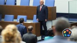 Не е виц: Чистачка провеждала интервюта с македонци за българско гражданство
