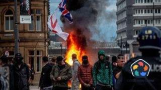 80 души са арестувани след размирици във Великобритания