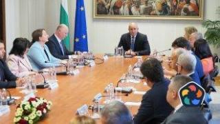 Партиите на консултации при Радев преди назначаването на служебен кабинет (на живо)