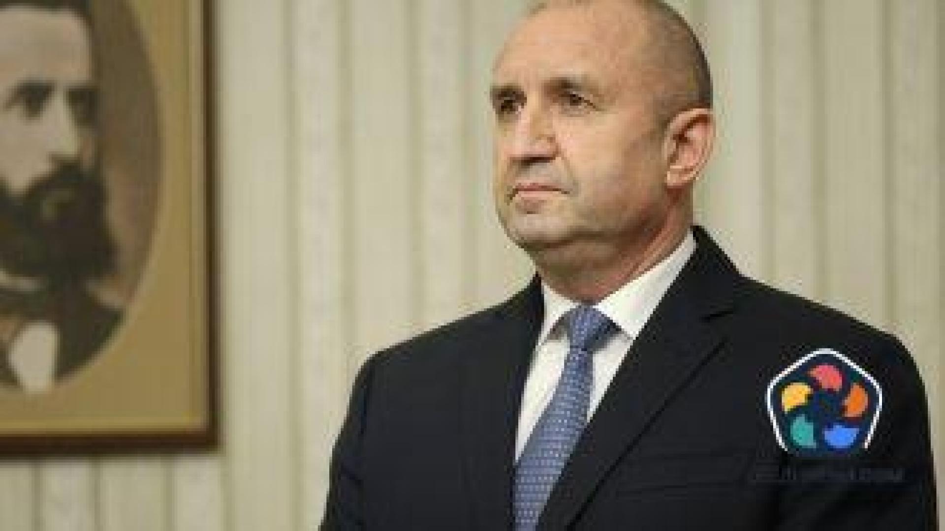 Радев пусна закона, засягащ правата на ЛГБТИ хората