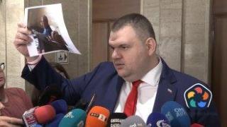 Пеевски обвини президента, че оказва натиск върху Кожарева за служебния кабинет