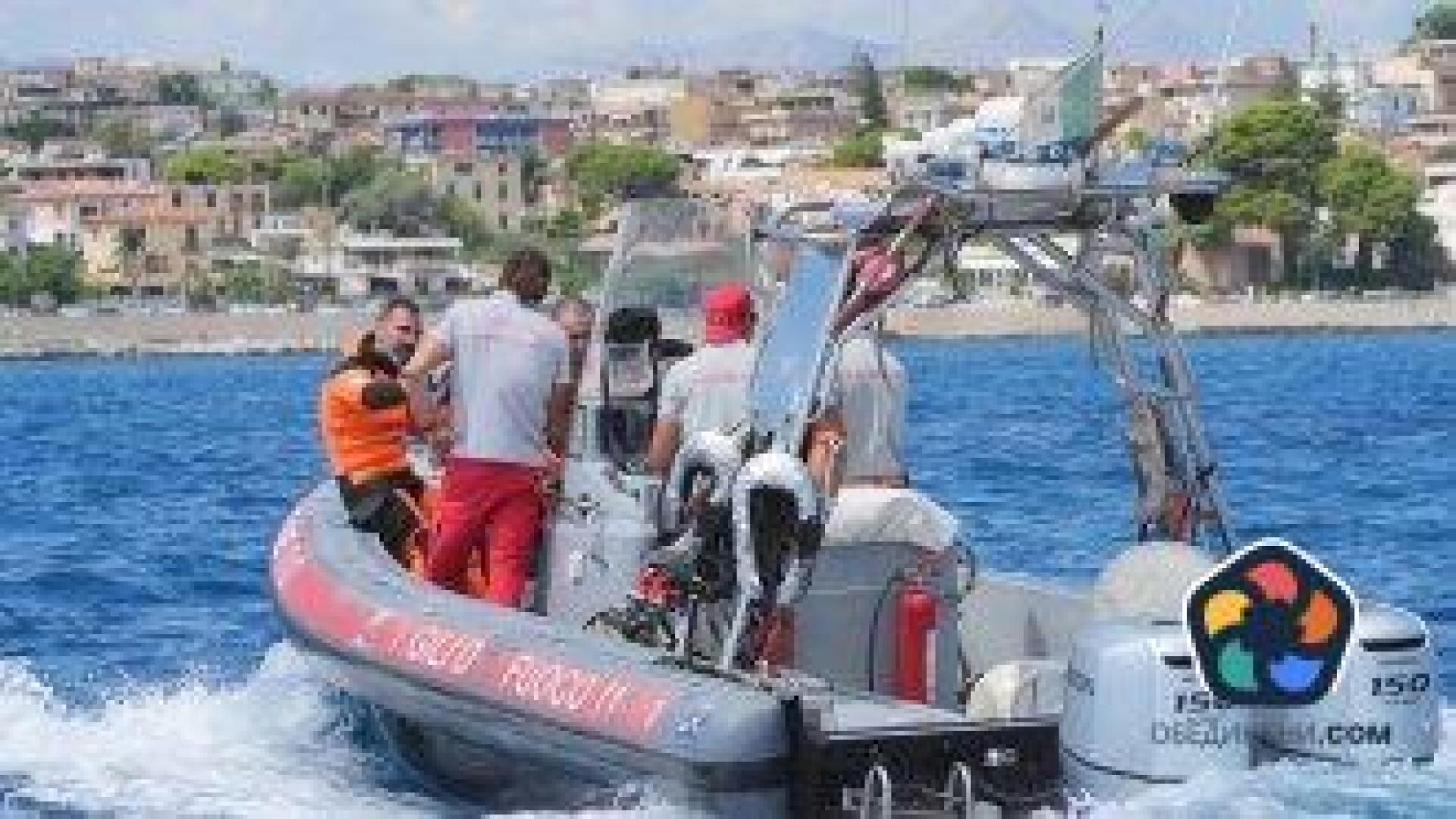 Подводни дронове търсят изчезналите от потъналата яхта на техмагната Майк Линч