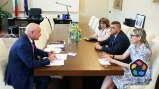 Главчев разпореди спешни мерки за отпушване на "тапата" на Дунав мост при Русе