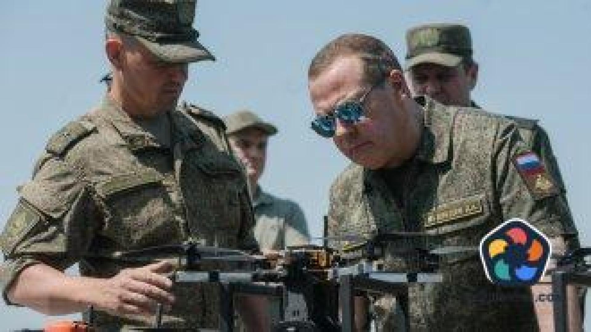 Медведев заплаши съдиите от Международния наказателен съд със смърт