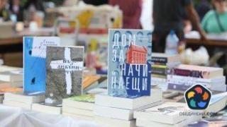 Дебюти, изповеди и истории от и за света. Книгите, които българските писатели харесват