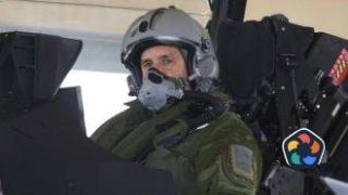 Румен Радев ще пилотира демонстрационно F-16