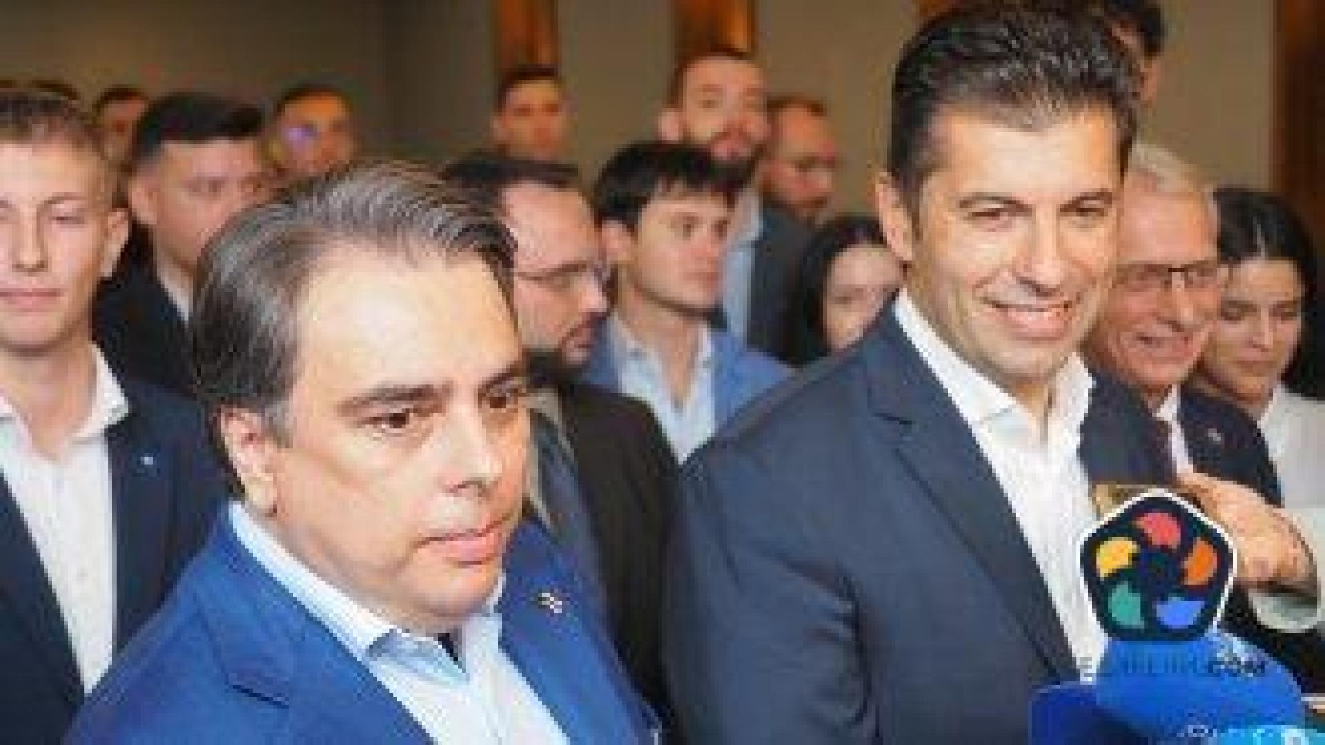 Асен Василев: Борисов даде Пеевски на "Магнитски"