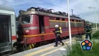 Пак пожар в БДЖ. Пламна локомотив на влака София-Варна край Чирпан