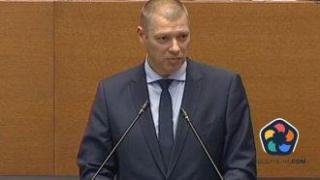 Соченият за "бухалка на Пеевски" Антон Славчев остава топ борец с корупцията благодарение на ГЕРБ и ДПС-Новото начало