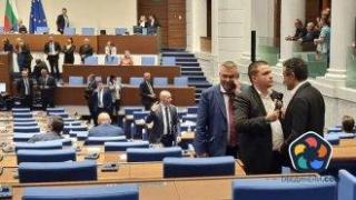 "ИТН" и "Възраждане" провалиха последното заседание на 50-тото НС, България губи милиарди