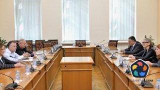 Шефовете на "Български пощи" остават без заплати при неплащане на работниците