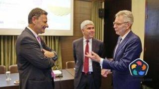 Повече газ от и към Гърция и Румъния ще може да тече от края на 2025 г.