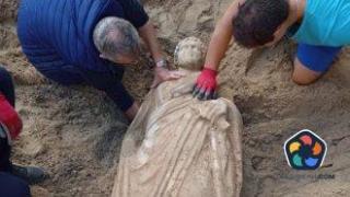 Във Варна за първи път бе открита изцяло запазена статуя от античната епоха