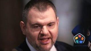 Съдът пак отложи делото за заличаването на Пеевски като председател на ДПС
