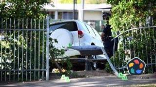 Жена се блъсна с автомобила си в училищна ограда в Мелбърн; 1 дете загина, 4 са тежко ранени