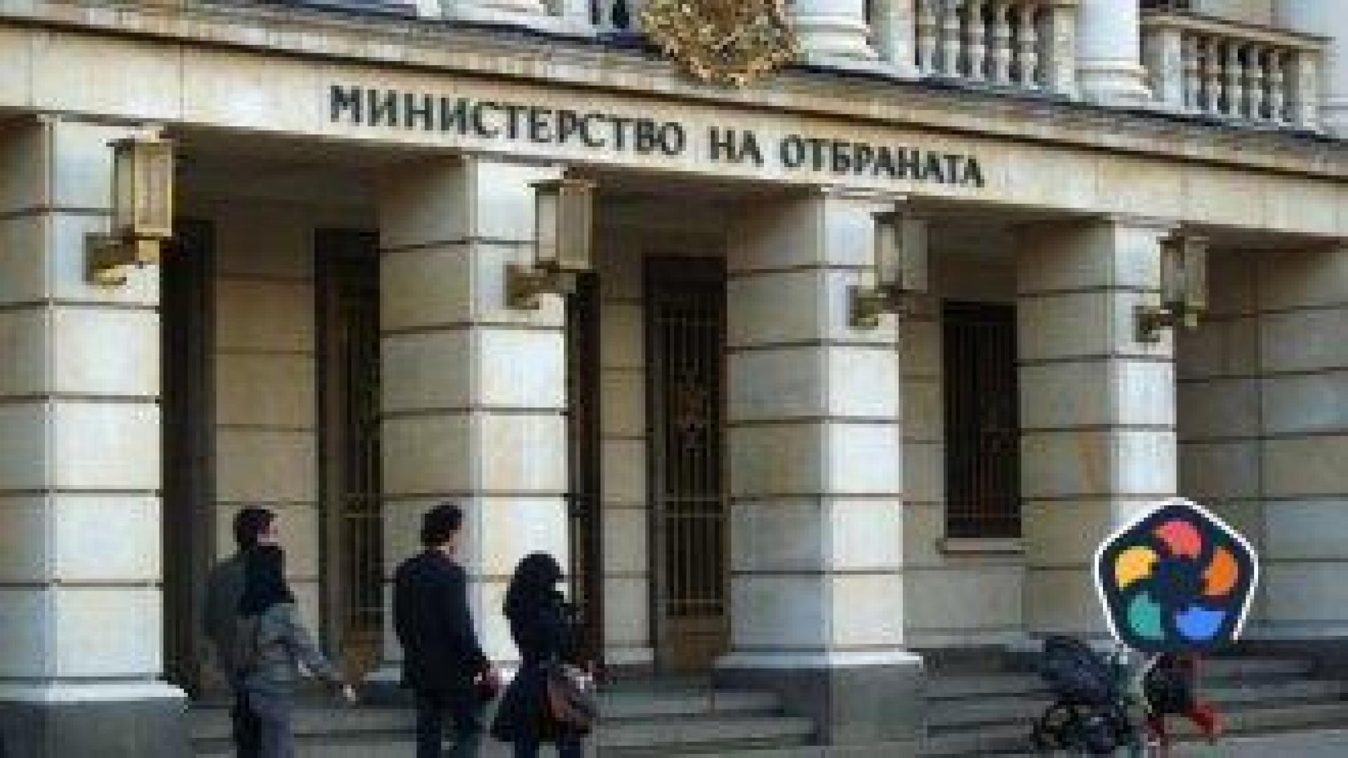 Бюджетът за отбрана продължава да набъбва - военните със 100 лева повече за храна