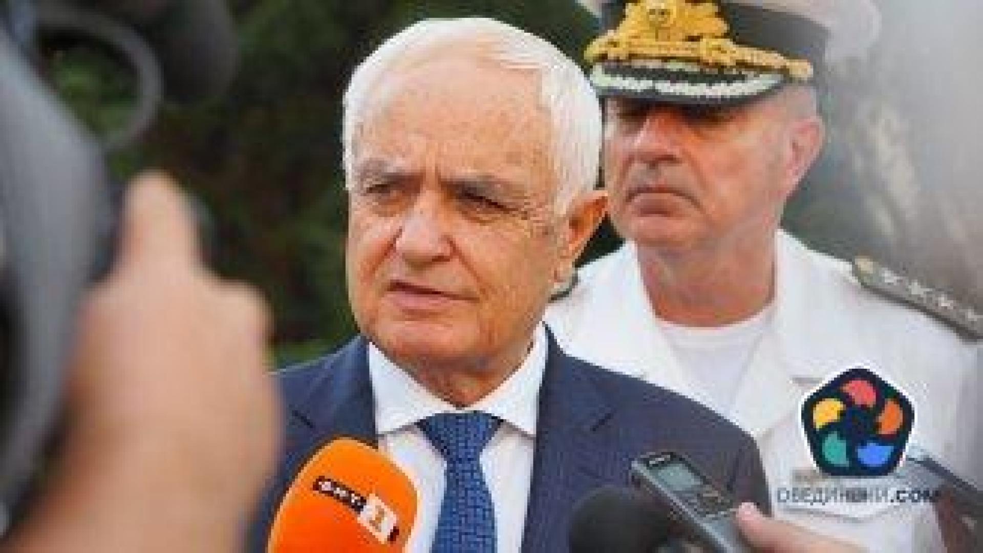 МО: Дезинформацията помага на проруските формации, фалшиви новини атакуват отбраната