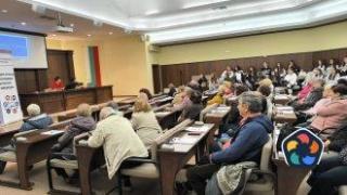 "Тролове и групи за влияние". В Хасково научиха повече за онлайн капаните